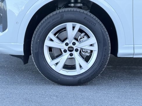 New 2025 Audi Q5 Premium image 3