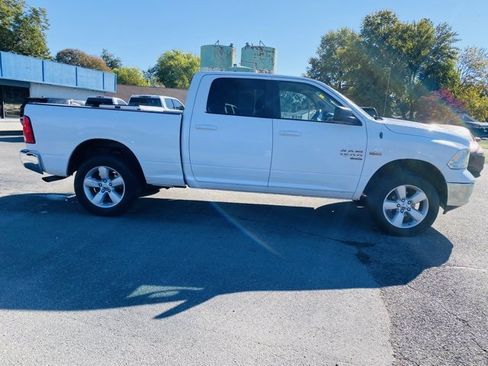 Used 2019 RAM 1500 Classic SLT image 9