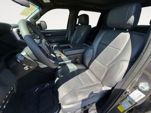 Used 2025 Toyota Tundra Platinum AWD/4WD image 10