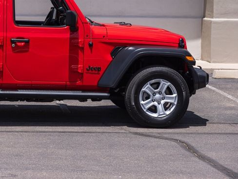 Used 2022 Jeep Wrangler Unlimited Sport AWD/4WD image 12