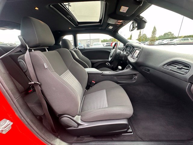 Used 2022 Dodge Challenger GT w/ Driver Convenience Group RWD image 32