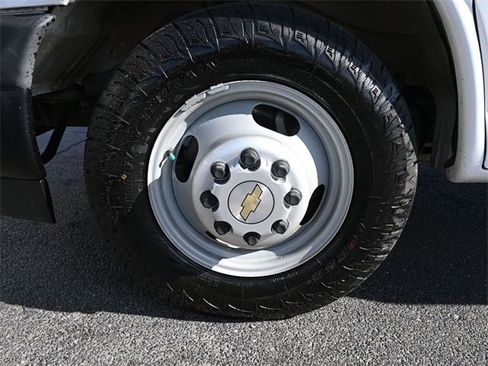 Used 2017 Chevrolet Express 3500 Work Van image 41