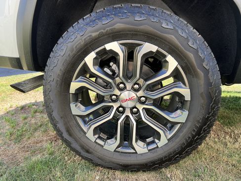 New 2026 GMC Canyon Denali AWD/4WD image 20