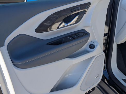 Used 2024 GMC Terrain Denali image 15