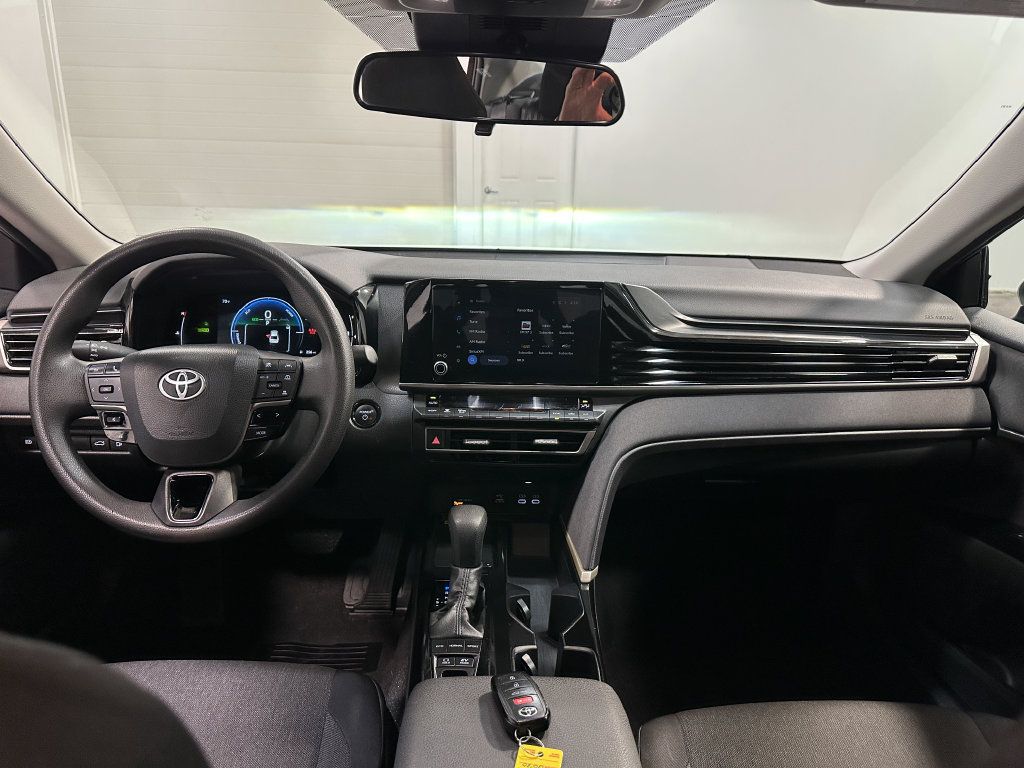 Used 2025 Toyota Camry LE FWD image 15