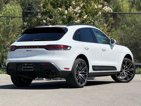 Used 2026 Porsche Macan AWD/4WD image 7