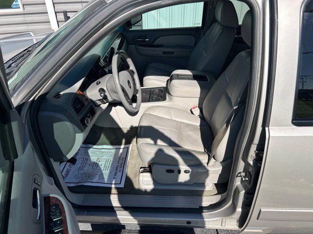 Used 2008 Chevrolet Silverado 1500 LTZ w/ Sun And Navigation Package RWD image 11