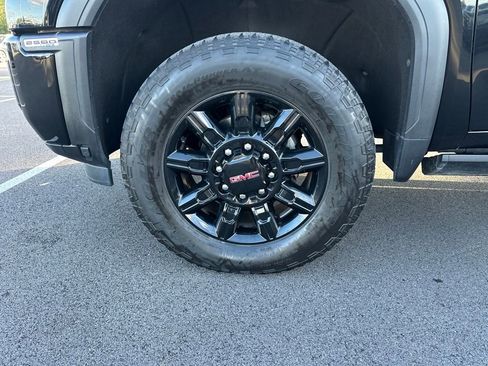 Used 2024 GMC Sierra 2500 AT4 w/ AT4 Premium Plus Package image 12