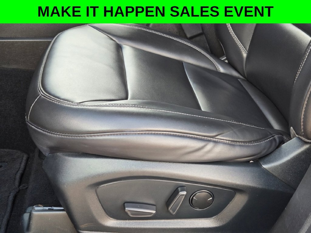 Used 2023 Ford Explorer XLT w/ Equipment Group 202A RWD image 13