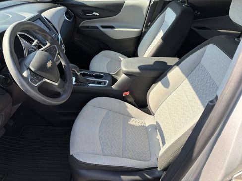 Certified 2022 Chevrolet Equinox LS w/ LS Convenience Package FWD image 10