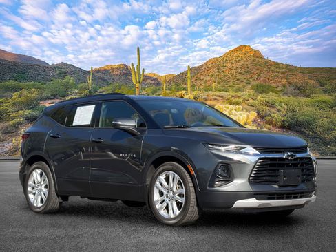 Used 2019 Chevrolet Blazer LT w/ Sun and Wheels Package AWD/4WD image 2