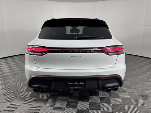 Certified 2025 Porsche Macan image 10