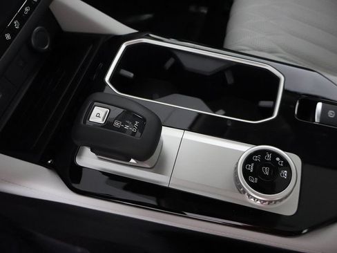 Used 2025 Mitsubishi Outlander AWD image 55