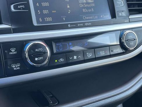 Used 2018 Toyota Highlander XLE w/ Protection Package #3 AWD/4WD image 34