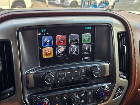 Used 2018 Chevrolet Silverado 1500 High Country AWD/4WD image 24