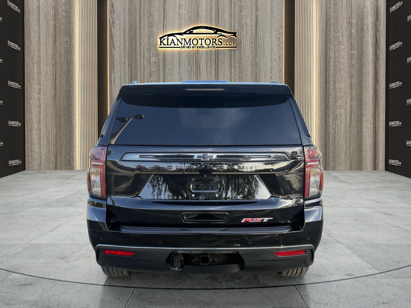 Used 2021 Chevrolet Suburban RST w/ Luxury Package AWD/4WD image 6