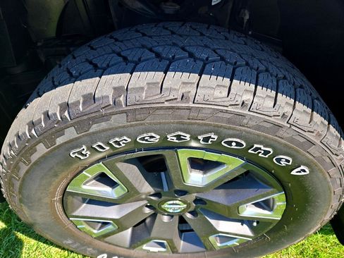 Used 2020 Nissan Titan Platinum Reserve image 9