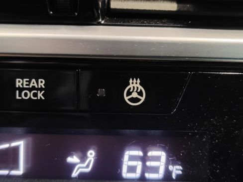 Used 2024 Nissan Pathfinder SL w/ SL Premium Package image 28