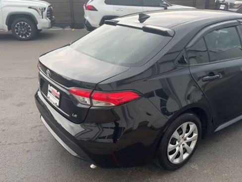 Used 2021 Toyota Corolla LE FWD image 16