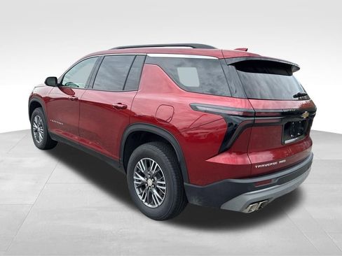 Used 2026 Chevrolet Traverse LT AWD/4WD image 3