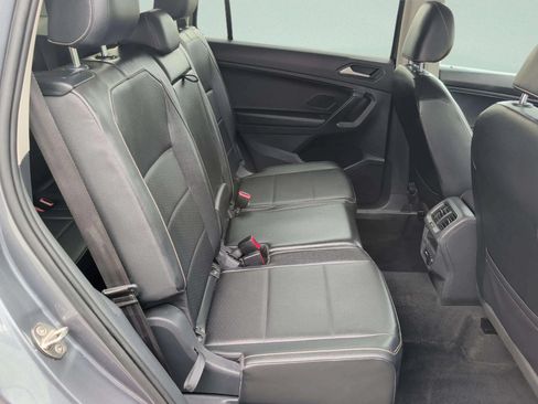 Used 2021 Volkswagen Tiguan SE FWD image 30
