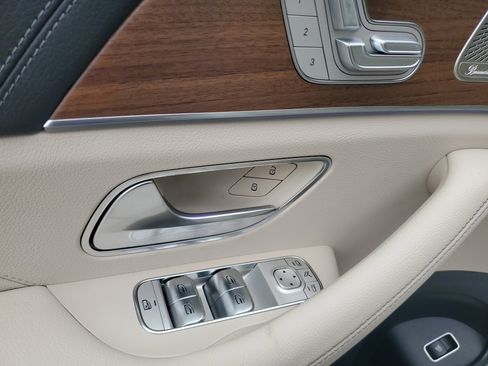 New 2026 Mercedes-Benz GLS 580 4MATIC image 22