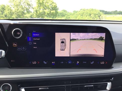 New 2026 Chevrolet Traverse LT w/ Driver Confidence Package image 29