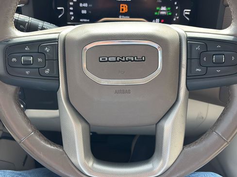 Used 2022 GMC Yukon Denali AWD/4WD image 18