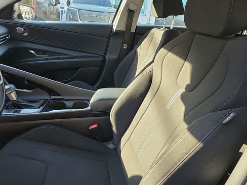 Used 2023 Hyundai Elantra SEL w/ Convenience Package image 20
