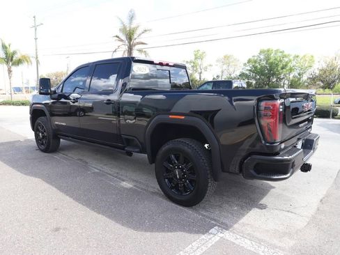 Used 2025 GMC Sierra 2500 AT4 w/ AT4 Premium Plus Package image 12