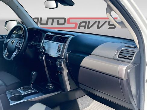 Used 2024 Toyota 4Runner SR5 Premium w/ Moonroof Package AWD/4WD image 30