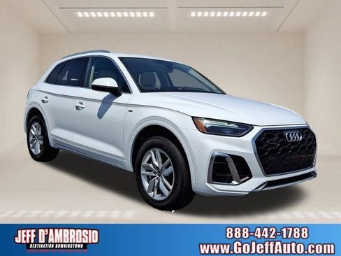 Used 2023 Audi Q5 2.0T Premium w/ Convenience Package AWD/4WD image 1