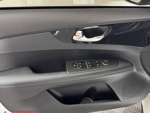 Used 2023 Kia Forte GT-Line FWD image 11