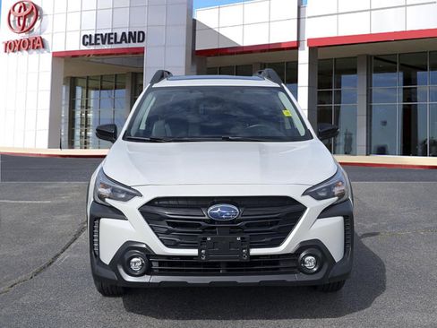 Used 2025 Subaru Outback Onyx Edition AWD/4WD image 3