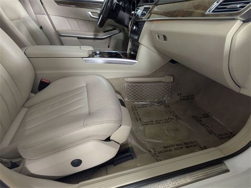 Used 2014 Mercedes-Benz E 350 4MATIC Wagon image 31