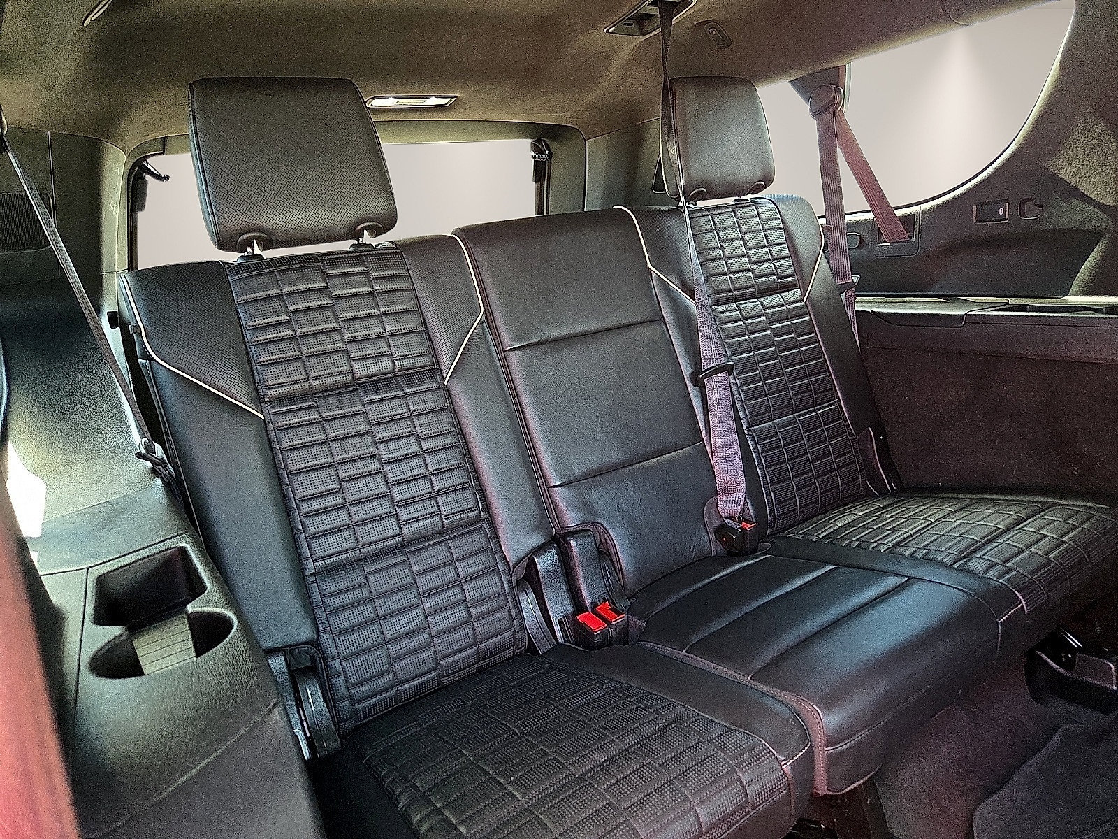 Used 2024 Cadillac Escalade ESV Sport Platinum w/ LPO, ONYX Package AWD/4WD image 10