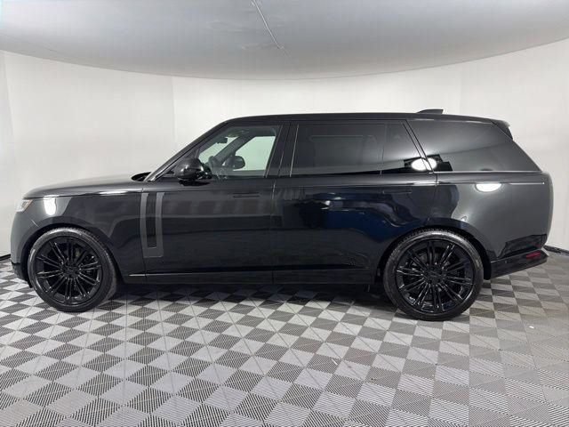 Used 2026 Land Rover Range Rover Long Wheelbase SE AWD/4WD image 5