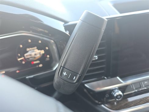 New 2026 GMC Sierra 1500 SLE image 19