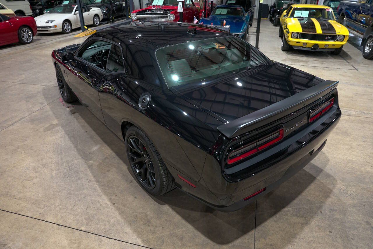 Used 2016 Dodge Challenger SRT Hellcat RWD image 16
