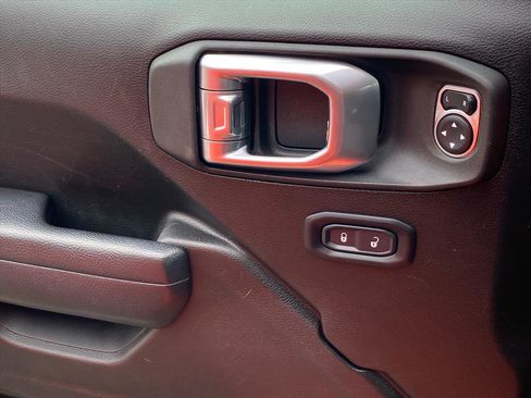 Used 2023 Jeep Wrangler Unlimited image 16