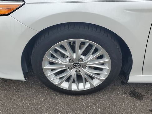 Used 2018 Toyota Camry L image 37