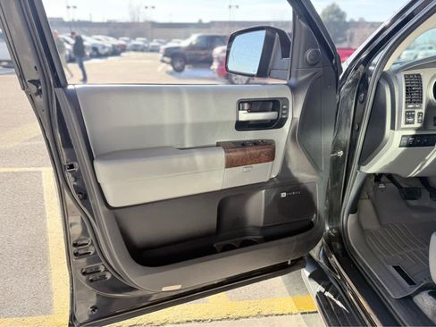 Used 2010 Toyota Sequoia Platinum image 11