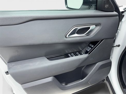 Used 2025 Land Rover Range Rover Velar Dynamic SE image 44