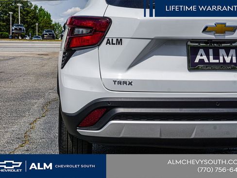 New 2026 Chevrolet Trax LT w/ Sunroof Package image 15