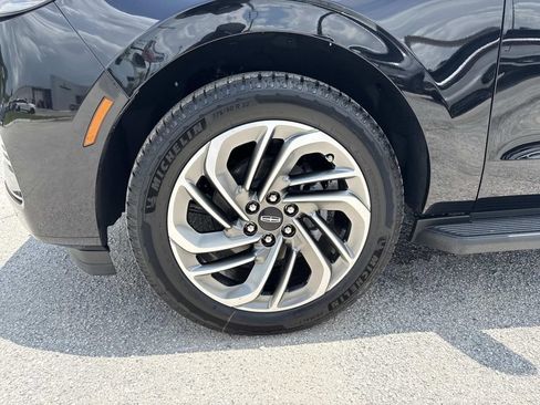 New 2026 Lincoln Navigator Premiere AWD/4WD image 10