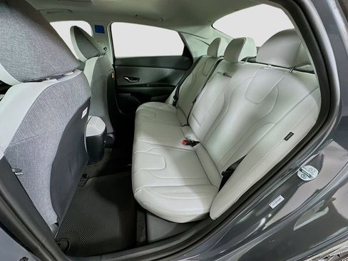 New 2026 Hyundai Elantra Limited FWD image 17