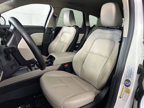 Used 2025 Lincoln Corsair FWD w/ Equipment Group 101A image 15