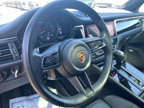 Used 2022 Porsche Macan AWD/4WD image 23