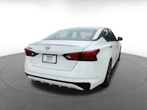 Used 2025 Nissan Altima 2.5 SV image 15