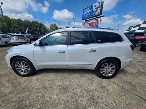 Used 2017 Buick Enclave Leather FWD image 8